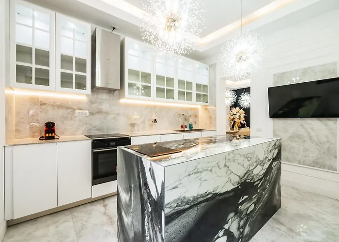 Exclusive 3br Penthouse - Prestigious Area Apartment *