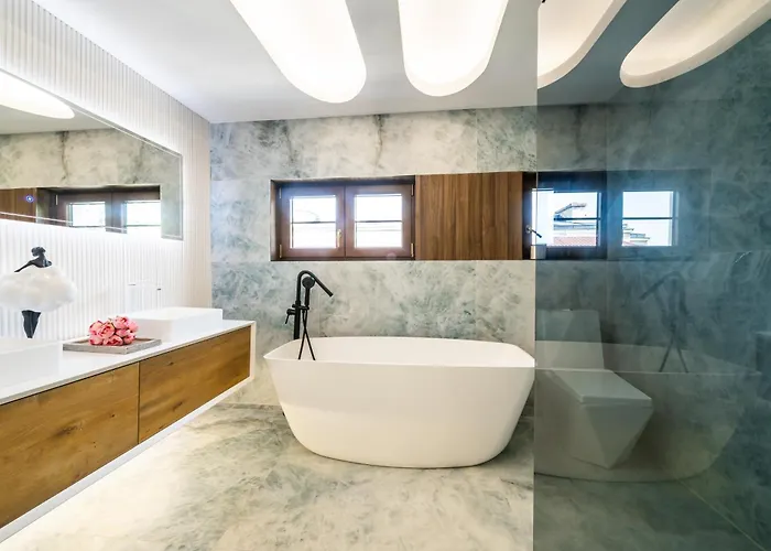 Exclusive 3br Penthouse - Prestigious Area Apartment