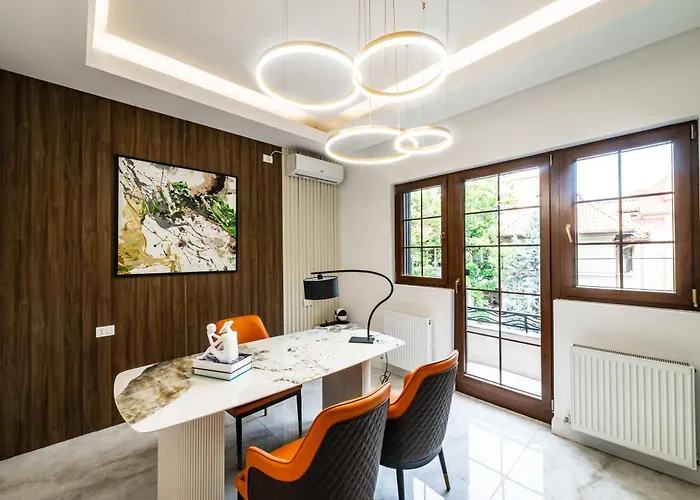 Exclusive 3br Penthouse - Prestigious Area Apartment *