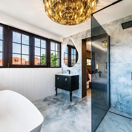 Exclusive 3br Penthouse - Prestigious Area Апартаменты *