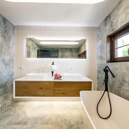 Lägenhet Exclusive 3br Penthouse - Prestigious Area *