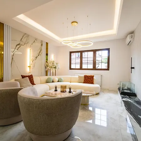 Exclusive 3br Penthouse - Prestigious Area *