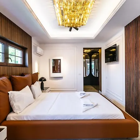 Exclusive 3br Penthouse - Prestigious Area Lägenhet