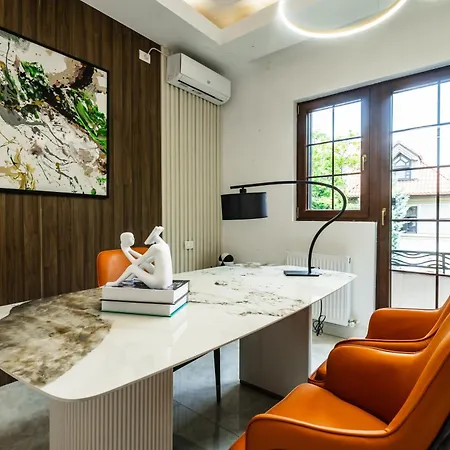 Exclusive 3br Penthouse - Prestigious Area * בוקרשט