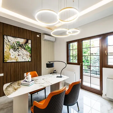 Exclusive 3br Penthouse - Prestigious Area Апартаменты *