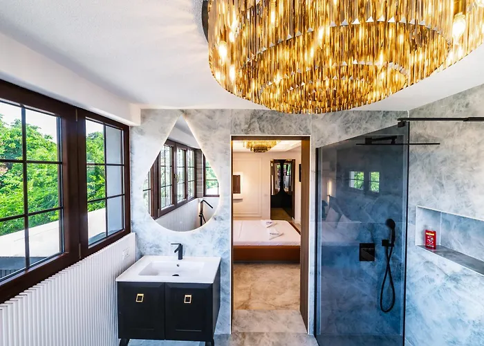 Exclusive 3br Penthouse - Prestigious Area Apartmán