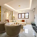 Exclusive 3br Penthouse - Prestigious Area *