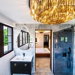 Exclusive 3br Penthouse - Prestigious Area Апартаменти