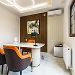 Exclusive 3br Penthouse - Prestigious Area Бухарест
